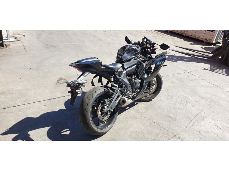 yamaha yzf-r6 del año 2022