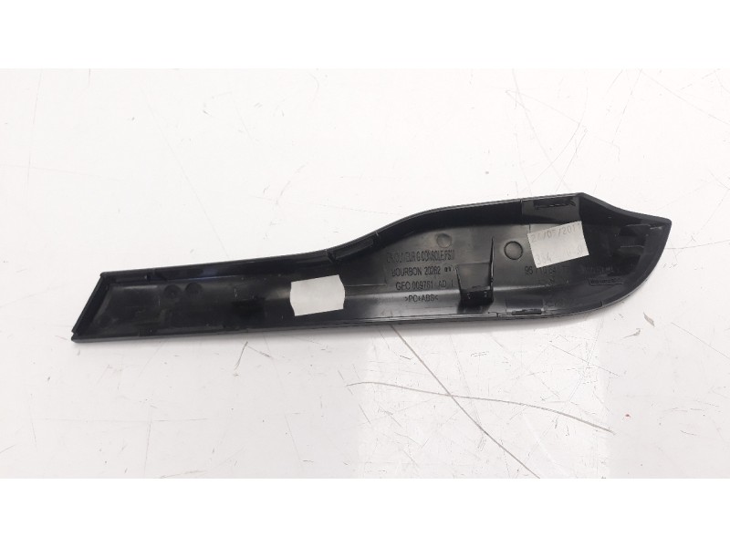Recambio de moldura para peugeot 508 active referencia OEM IAM 9671084177  