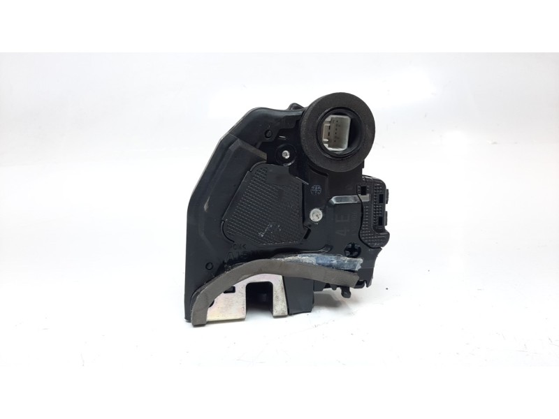 Recambio de cerradura puerta trasera izquierda para lexus ct 1.8 16v cat (híbrido) referencia OEM IAM 6906033131  