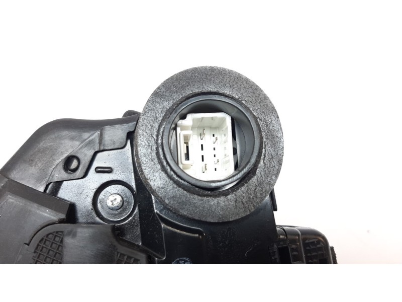 Recambio de cerradura puerta trasera izquierda para lexus ct 1.8 16v cat (híbrido) referencia OEM IAM 6906033131  