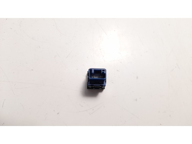 Recambio de interruptor para toyota yaris hsd active referencia OEM IAM 849780D010  