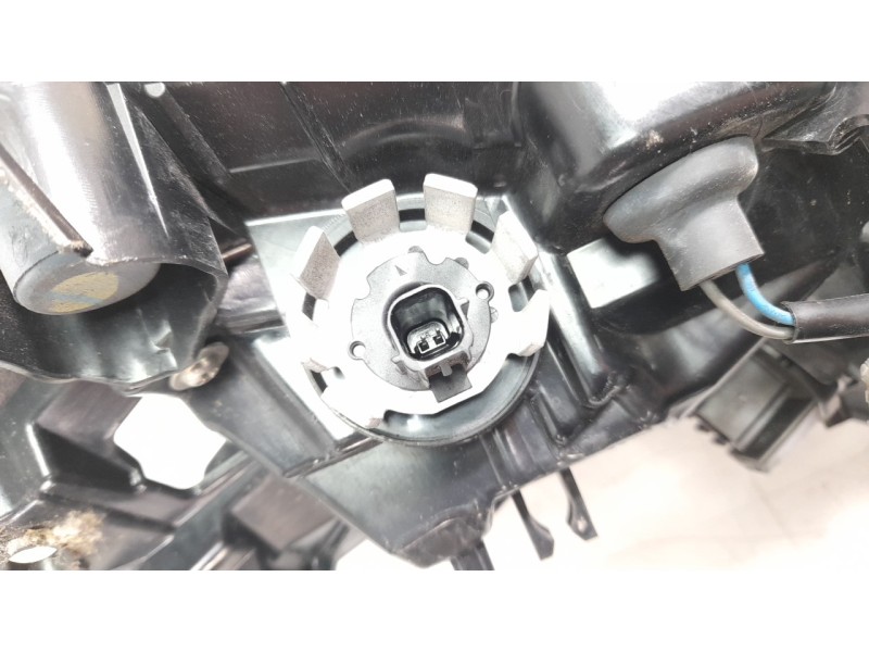 Recambio de piloto trasero derecho para toyota corolla (e21) hybrid active referencia OEM IAM 8155102C80  
