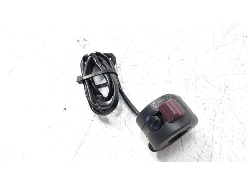 Recambio de piña luces derecha para ducati scrambler referencia OEM IAM 65010172B  