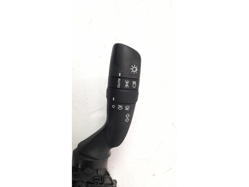 Recambio de mando intermitentes para toyota rav4 hybrid 4x2 advance referencia OEM IAM 8432933110  