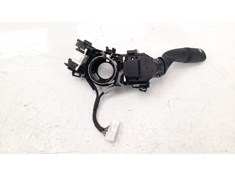 Recambio de mando intermitentes para toyota rav4 hybrid 4x2 advance referencia OEM IAM 8432933110  