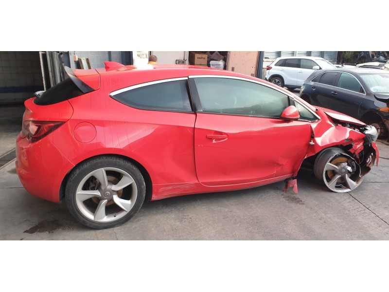 opel astra j gtc del año 2016