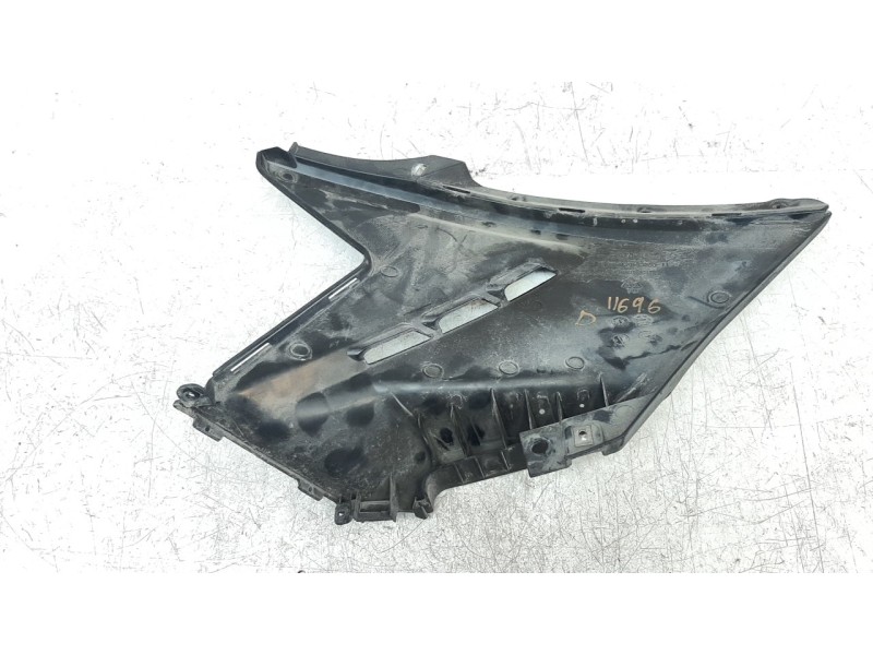 Recambio de moldura para kymco agility 50/125 agility city 125 referencia OEM IAM 83510ALJ8E000IT  