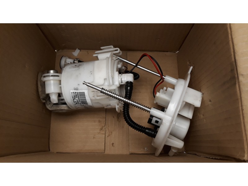 Recambio de bomba combustible para hyundai kona referencia OEM IAM 31110CM100  