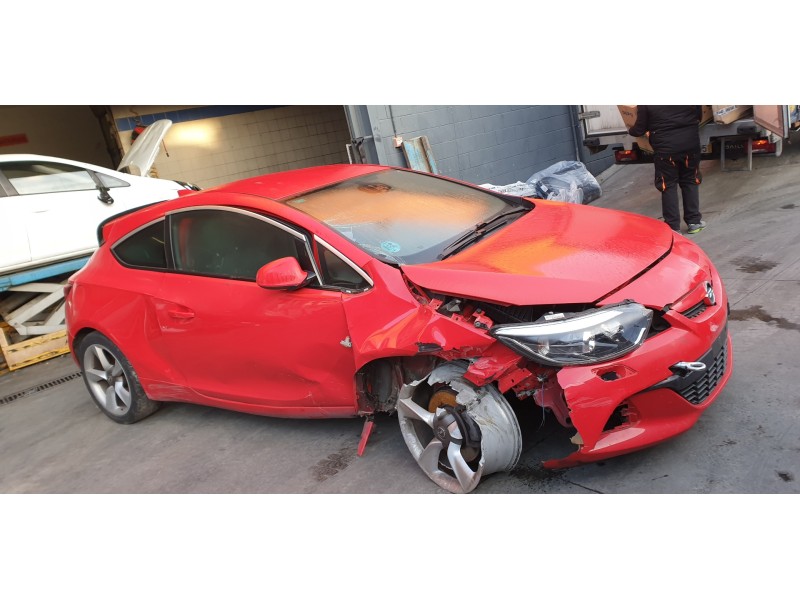 opel astra j gtc del año 2016