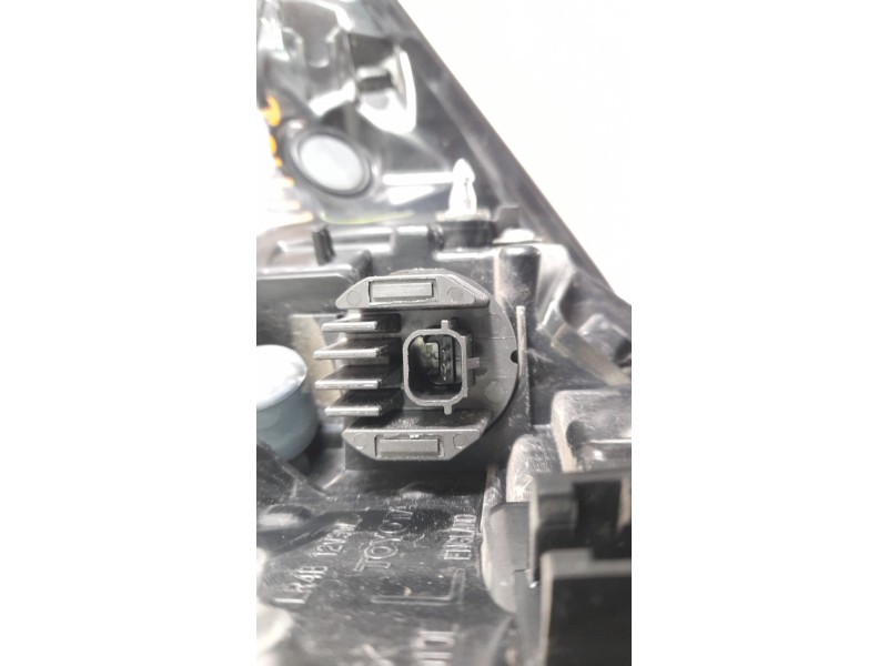 Recambio de piloto trasero izquierdo para toyota corolla (e21) hybrid active referencia OEM IAM 8156102C40  