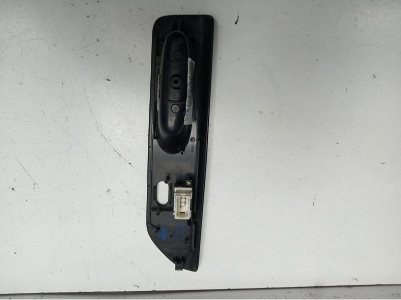 Recambio de mando elevalunas delantero izquierdo para renault laguna (b56) 2.0 rt referencia OEM IAM   