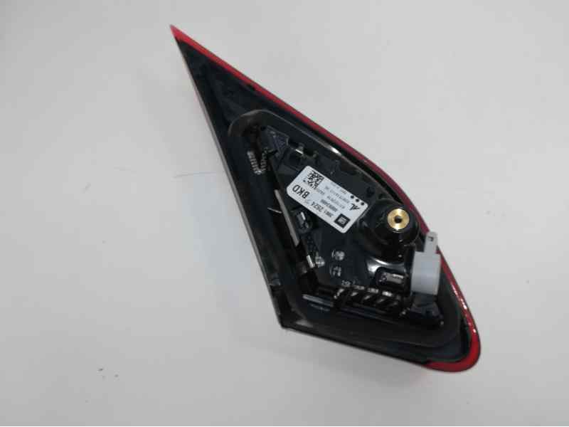 Recambio de piloto trasero derecho para opel corsa e color edition referencia OEM IAM 39012624  
