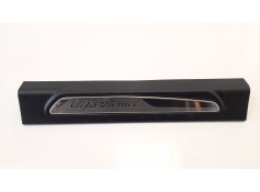Recambio de moldura para alfa romeo giulia (952) 2.2 jtdm cat referencia OEM IAM 156107572  