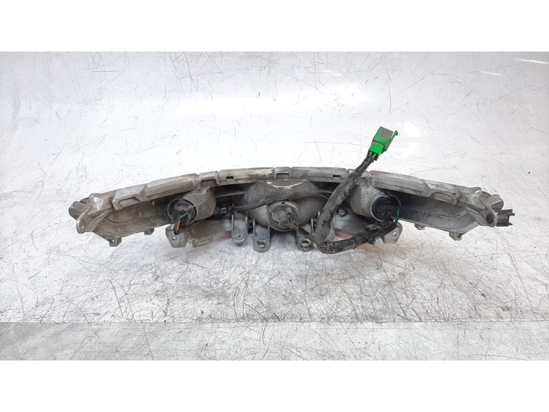 Recambio de piloto trasero central para kymco agility 50/125 agility city 125 referencia OEM IAM 33700ALJ8E10  