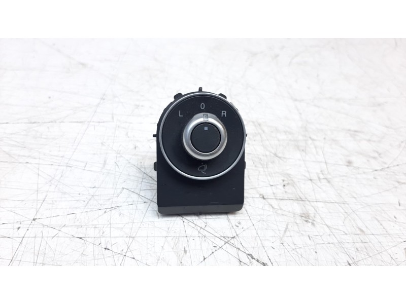 Recambio de mando retrovisor para alfa romeo giulia (952) 2.2 jtdm cat referencia OEM IAM 01561181990  