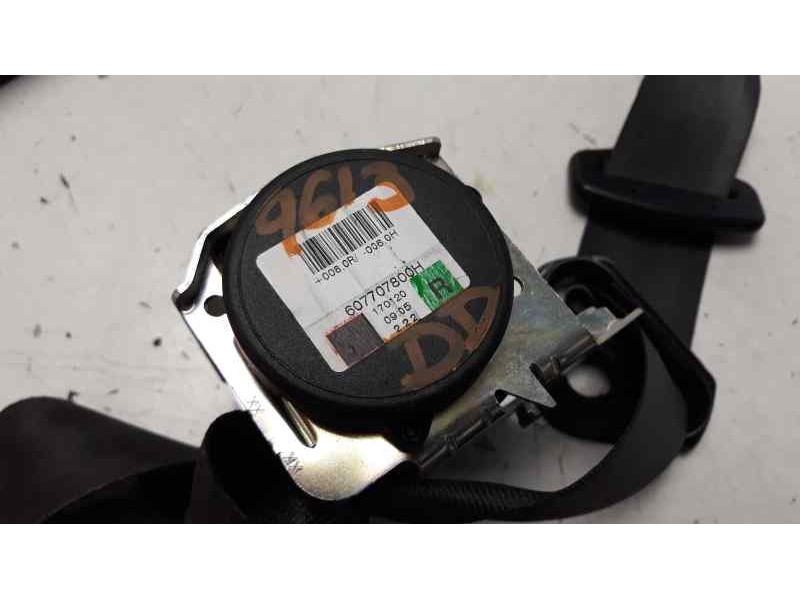 Recambio de cinturon seguridad delantero derecho para opel corsa e color edition referencia OEM IAM 607707800H  