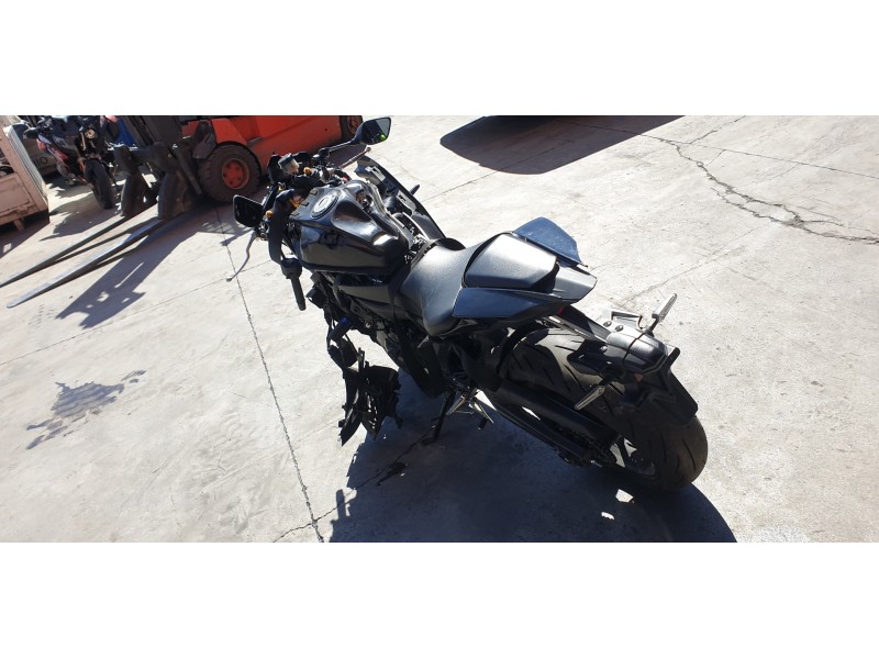 yamaha yzf-r6 del año 2022