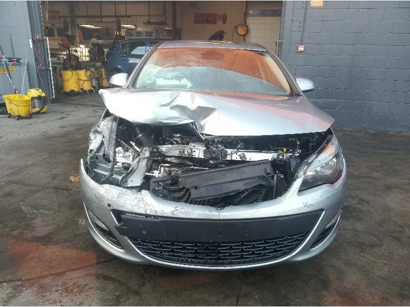 opel astra j lim. del año 2015