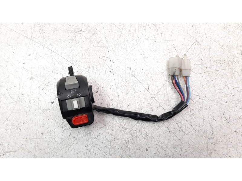 Recambio de piña luces izquierda para kymco agility 50/125 agility city 125 referencia OEM IAM 3520ALGB5E11  