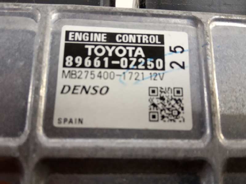 Recambio de centralita motor uce para toyota auris hybrid active referencia OEM IAM 896610Z250  