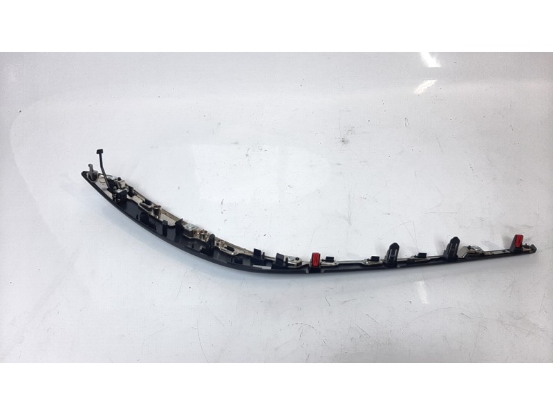 Recambio de moldura para toyota corolla (e21) hybrid active referencia OEM IAM 7464602650  