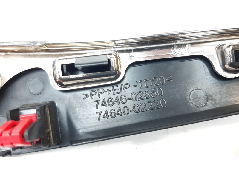 Recambio de moldura para toyota corolla (e21) hybrid active referencia OEM IAM 7464602650  