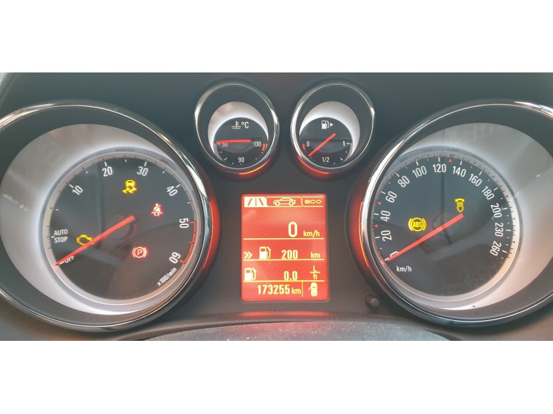 opel astra j gtc del año 2016