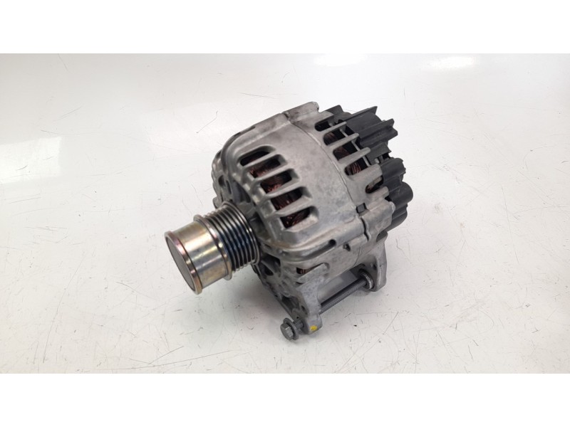 Recambio de alternador para skoda fabia 1.0 tsi referencia OEM IAM 04E903015 ALF870501 