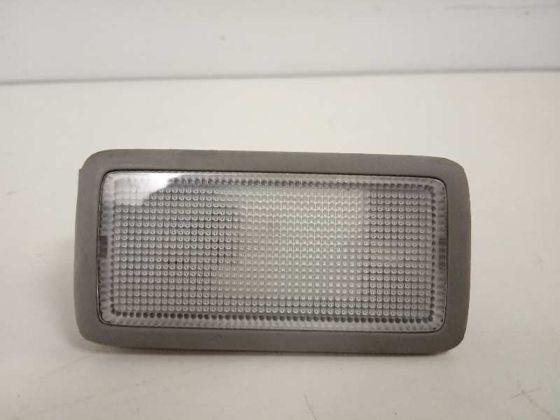 Recambio de luz interior para toyota auris hybrid active referencia OEM IAM 8134030100  