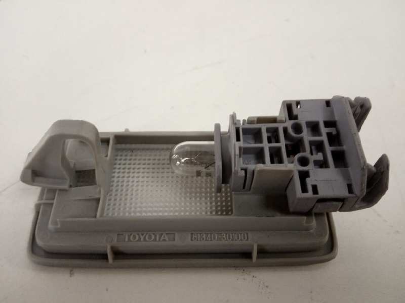 Recambio de luz interior para toyota auris hybrid active referencia OEM IAM 8134030100  