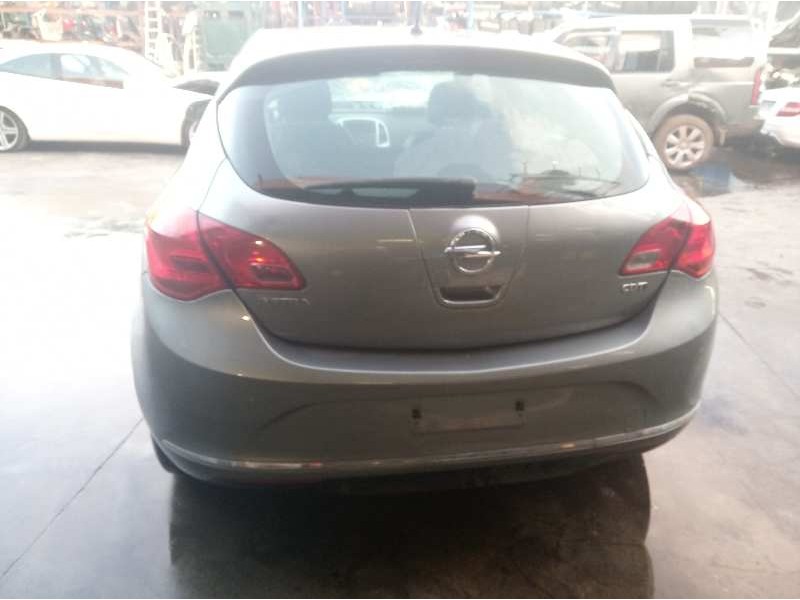 opel astra j lim. del año 2015