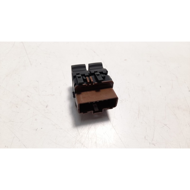 Recambio de mando elevalunas delantero izquierdo para renault clio ii fase ii (b/cb0) referencia OEM IAM 8200060045 IAF430017HQ 