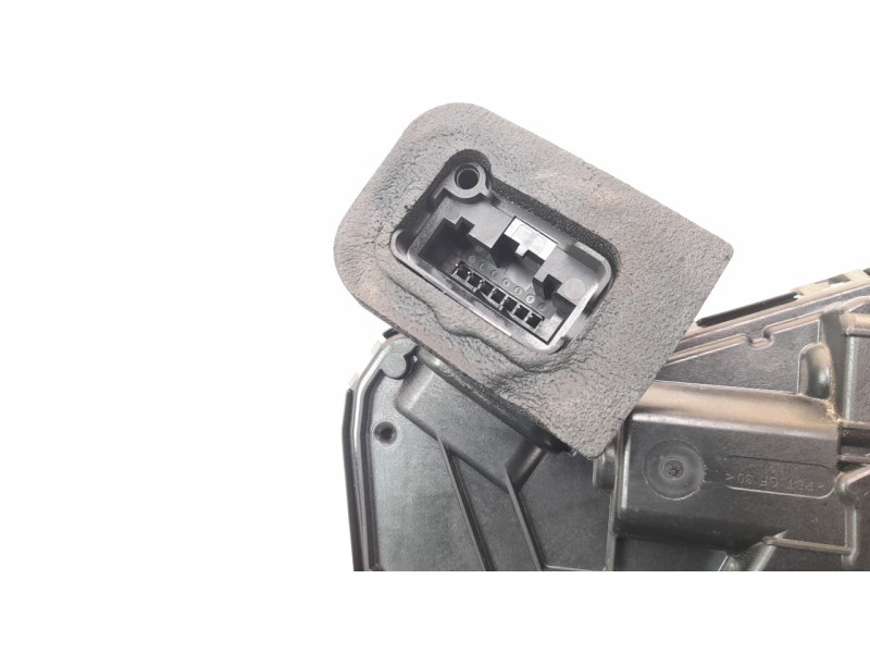 Recambio de cerradura puerta trasera izquierda para skoda fabia 1.0 tsi referencia OEM IAM 5TA839015E  