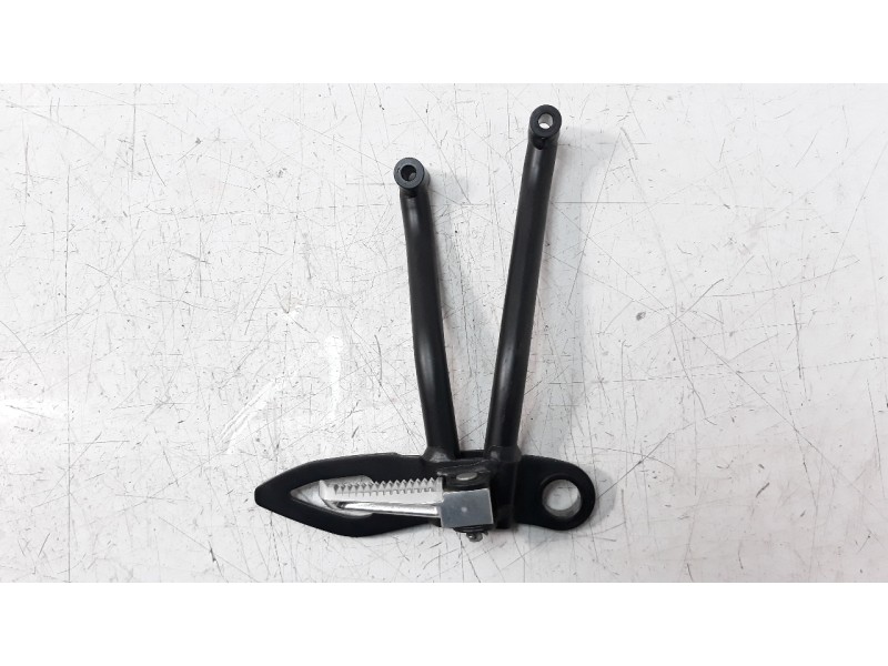 Recambio de estribos laterales para yamaha mt-125 referencia OEM IAM B1VF742L00  