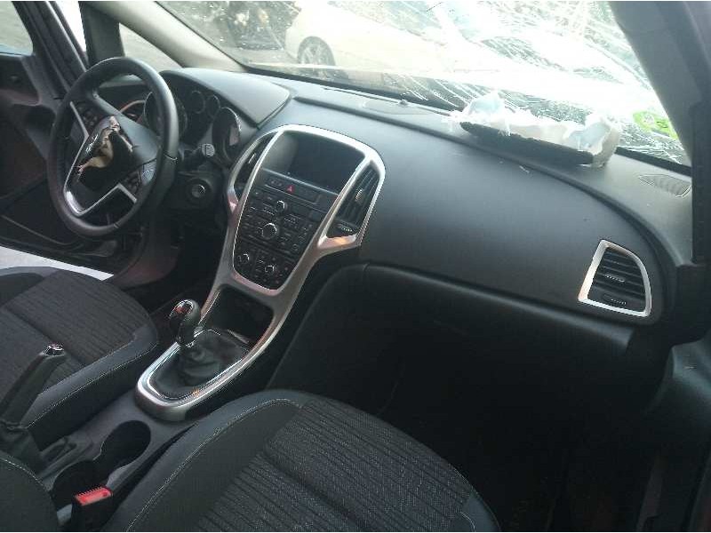 opel astra j lim. del año 2015