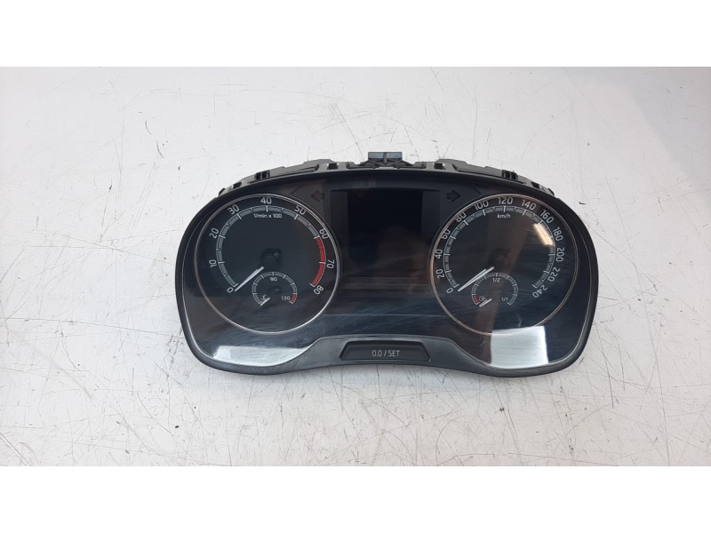 Recambio de cuadro instrumentos para skoda fabia 1.0 tsi referencia OEM IAM 6V0920740  
