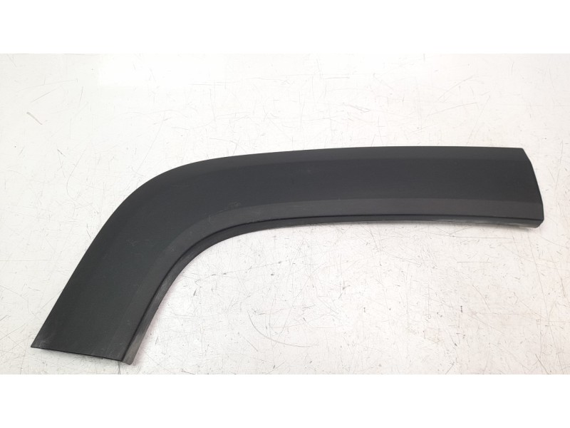Recambio de aletin trasero derecho para jeep renegade limited 4x4 referencia OEM IAM 735578404  