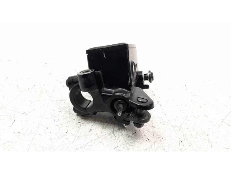 Recambio de bomba freno para yamaha tenere 700 referencia OEM IAM 2B02580A00  