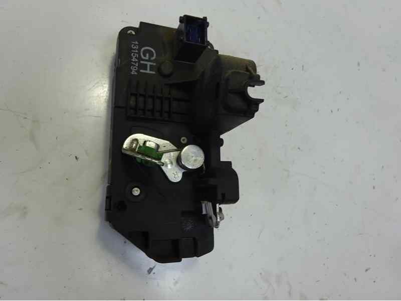 Recambio de cerradura puerta trasera derecha para opel meriva cosmo referencia OEM IAM 13154794  
