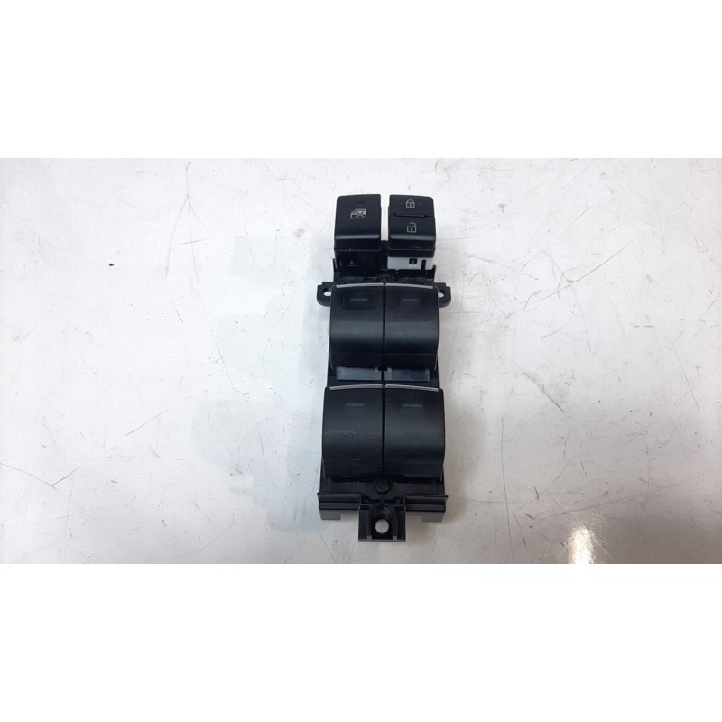 Recambio de mando elevalunas delantero izquierdo para toyota corolla (e21) hybrid active referencia OEM IAM 8404002160  