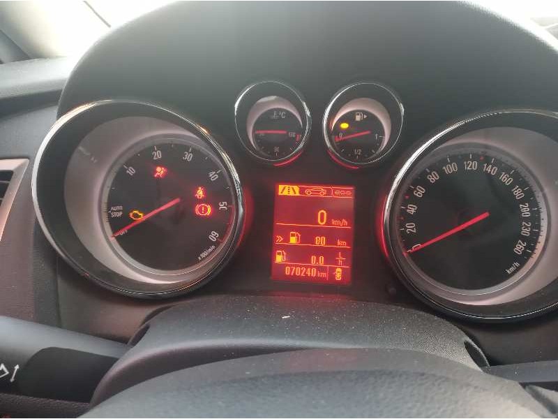 opel astra j lim. del año 2015