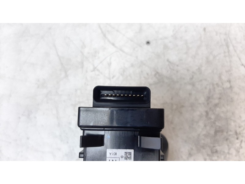 Recambio de mando limpia para mazda cx-3 referencia OEM IAM KD4717F899  