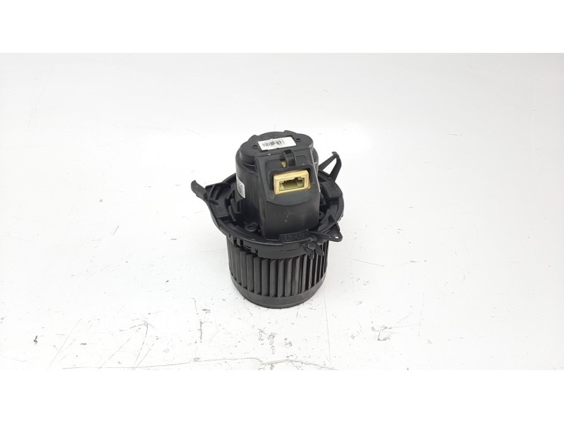 Recambio de ventilador calefaccion para toyota rav4 hybrid 4x2 advance referencia OEM IAM 8710358080  