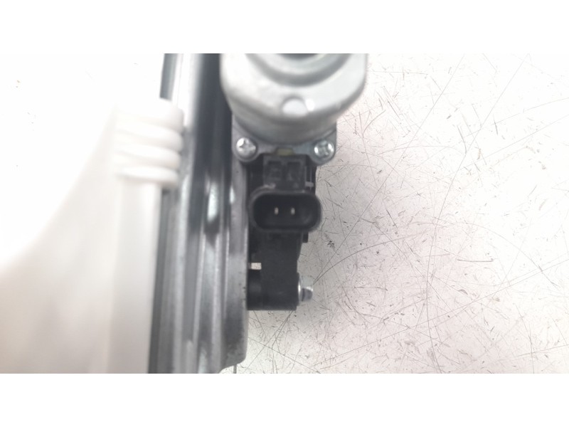 Recambio de elevalunas trasero derecho para hyundai kona referencia OEM IAM 83402J9000  