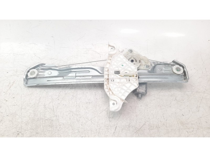 Recambio de elevalunas trasero derecho para hyundai kona referencia OEM IAM 83402J9000  