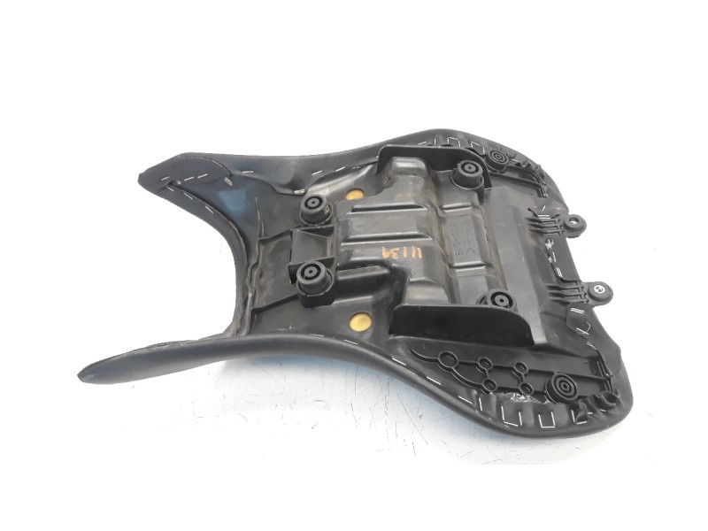 Recambio de asiento para yamaha mt-07 referencia OEM IAM B4C2471001 B4C00S 