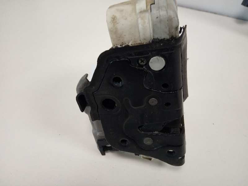 Recambio de cerradura puerta delantera izquierda para audi a4 ber. (b8) e referencia OEM IAM 8J1837015C  