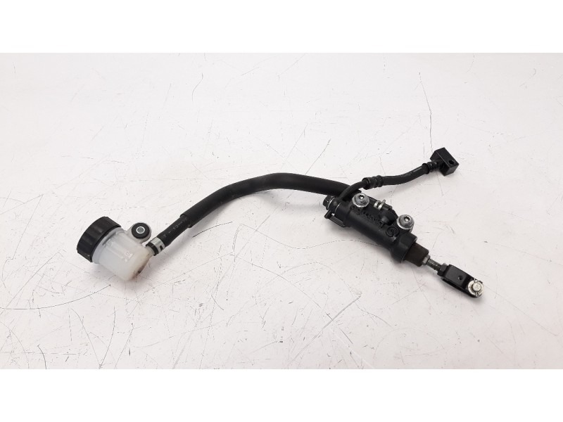 Recambio de bomba freno para yamaha mt-07 referencia OEM IAM 4P52583V00  