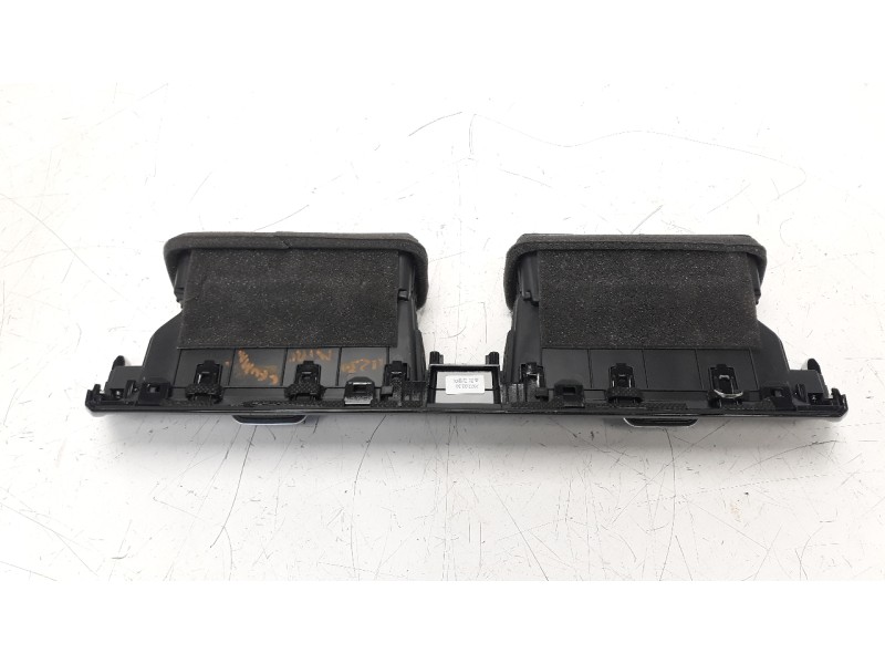 Recambio de rejilla aireadora para kia niro referencia OEM IAM 97410AT000SA1  