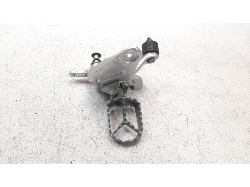Recambio de estribo para yamaha tenere 700 referencia OEM IAM BAGF740000  